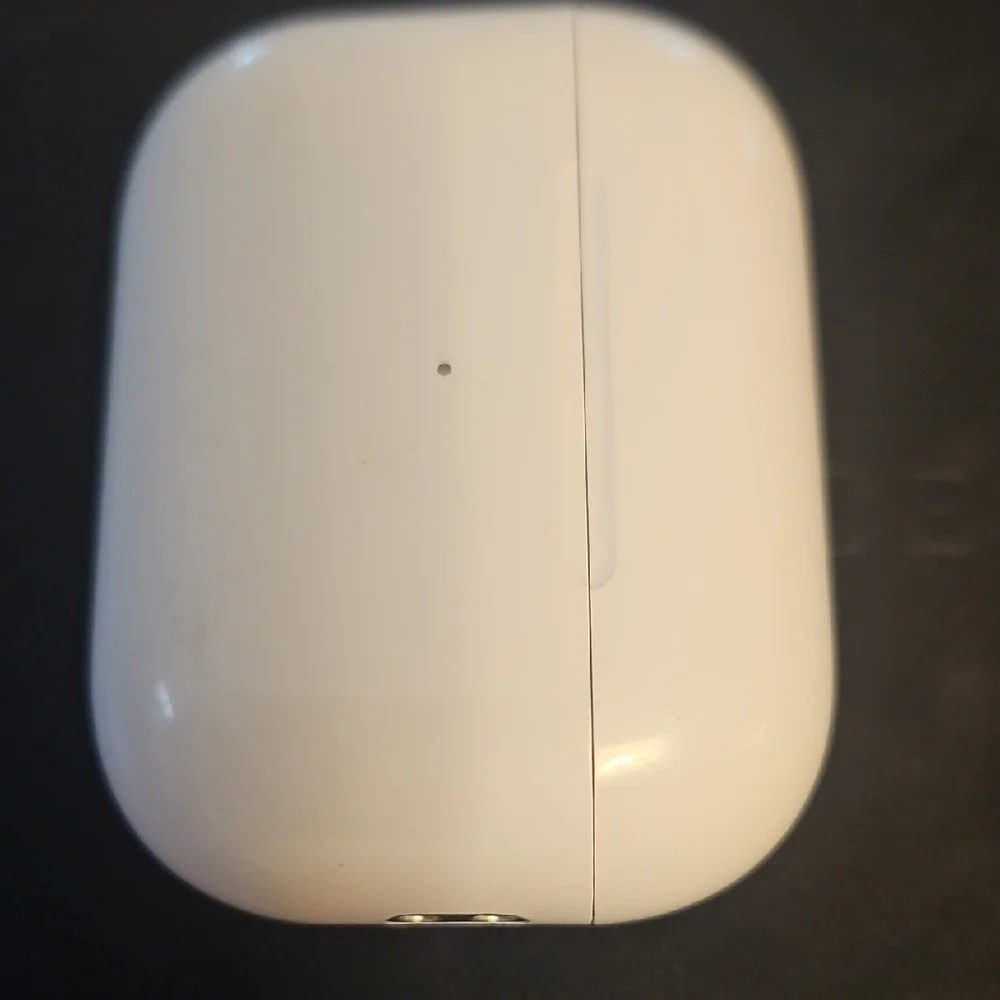 White Wireless Earbuds Charging Case